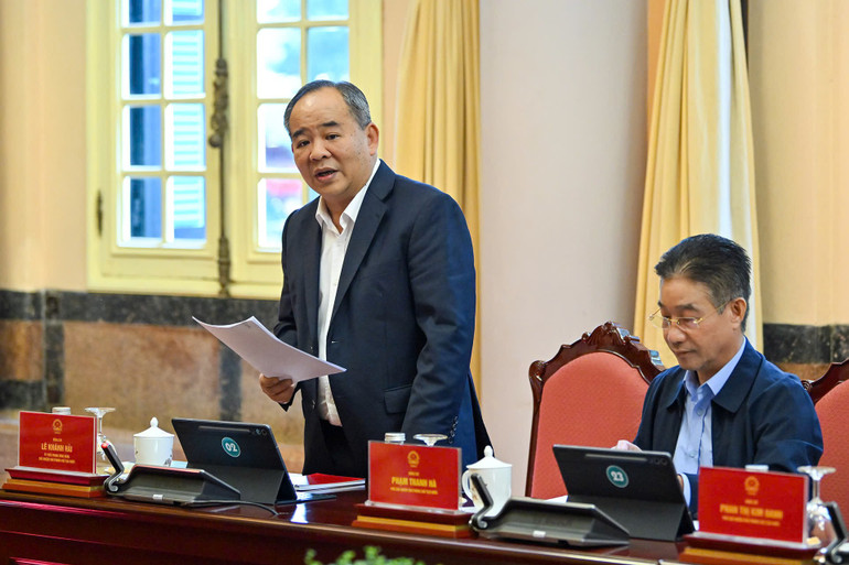 রাষ্ট্রপতির কার্যালয়ের প্রধান লে খান হাই সভায় বক্তব্য রাখছেন। z7260855324246-71a095c9f112b42fc08bb0239b9b3025.jpg