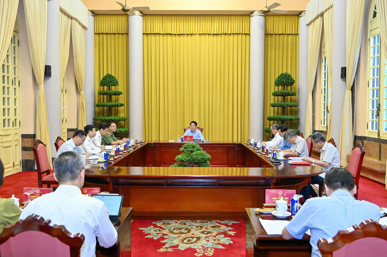 Toàn cảnh buổi làm việc. (Ảnh Thủy Nguyên) z7117607898647-ac2e8efd6e70e1c950b7901d38a43f3c.jpg