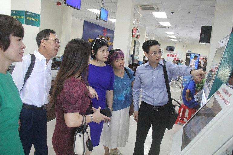 Đoàn công tác khảo sát tại Trung tâm Phục vụ hành chính công tỉnh Gia Lai. gl2.jpg