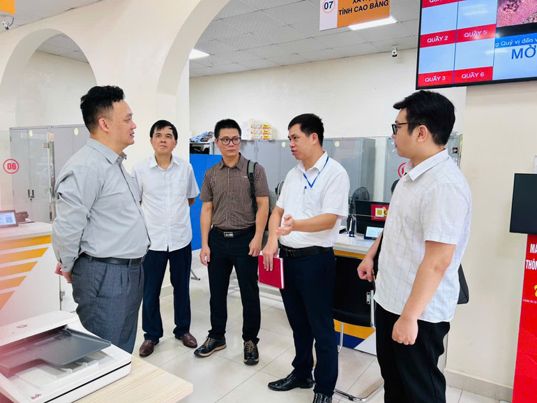 Đoàn công tác khảo sát thực tế tại Trung tâm Phục vụ hành chính công tỉnh Cao Bằng. 2.jpg