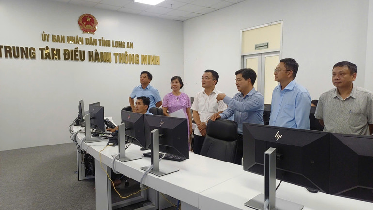 Đoàn công tác của Bộ Khoa học và Công nghệ tìm hiểu về các hoạt động chuyển đổi số tại tỉnh Long An. doan-cong-tac-cua-bo-khoa-hoc-va-cong-nghe-tim-hieu-ve-cac-hoat-dong-chuyen-doi-so-tai-tinh-long-an.jpg