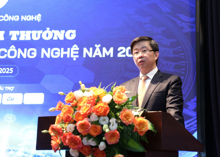 Thứ trưởng Bộ Khoa học và Công nghệ Bùi Hoàng Phương phát biểu tại lễ trao giải thưởng. 2.jpg
