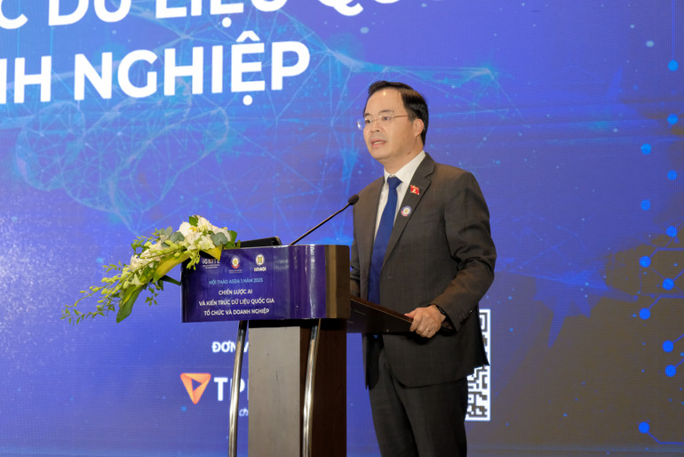 Tiến sĩ Trần Văn Khải, Phó Chủ nhiệm Ủy ban Khoa học, Công nghệ và Môi trường của Quốc hội: Cần sớm ban hành Luật AI để thúc đẩy phát triển AI an toàn. 4.jpg