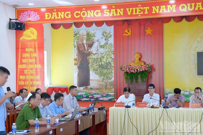 Cuộc họp của ngành chức năng Cà Mau có sự tham dự của doanh nghiệp tiếp xúc với người dân, các hợp tác xã tại xã Trí Phải (tỉnh Cà Mau) ngày 23/7. (Ảnh: HỮU TÙNG)