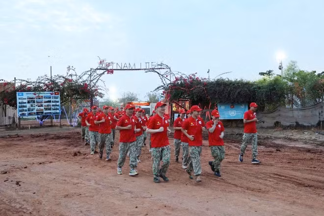 Bệnh viện dã chiến cấp 2 số 7 của Việt Nam tại Phái bộ Gìn giữ hòa bình Liên hợp quốc ở Nam Sudan đã tổ chức hoạt động chạy bộ tập thể quanh khu vực đóng quân.