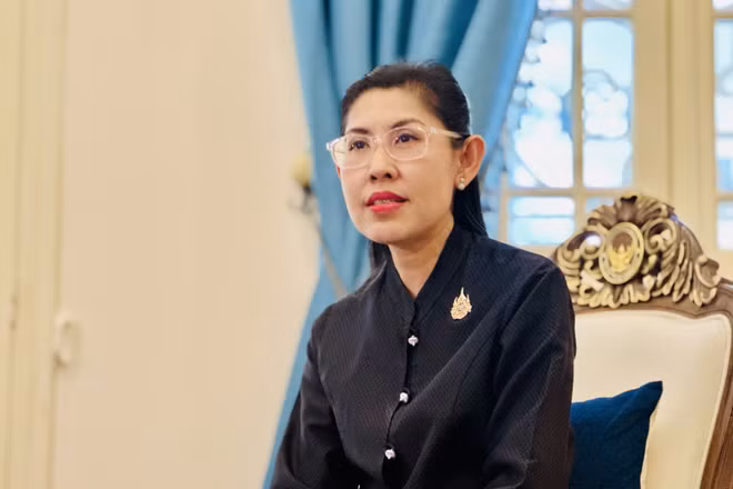 Đại sứ Vương quốc Thái Lan tại Việt Nam Urawadee Sriphiromya trả lời phỏng vấn báo chí. (Ảnh: Việt Đức/ TTXVN) 