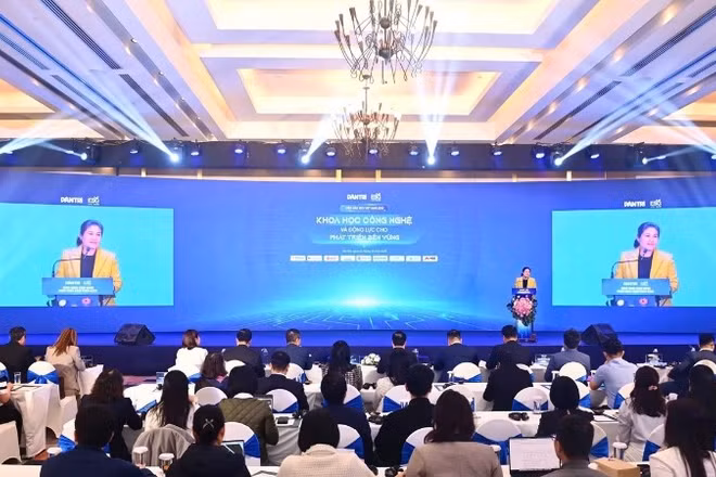 Diễn đàn ESG Việt Nam 2025 với chủ đề “Khoa học công nghệ và động lực cho phát triển bền vững”.