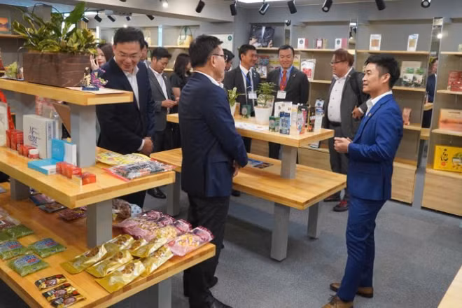 Vietnam House là trung tâm xúc tiến thương mại đầu tiên của Việt Nam tại Nhật Bản, đóng vai trò là cầu nối quan trọng giúp doanh nghiệp Việt Nam tiếp cận và thâm nhập sâu hơn vào thị trường Nhật Bản.