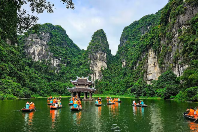 Cảnh sắc thiên nhiên tại Quần thể danh thắng Tràng An. (Ảnh HT)