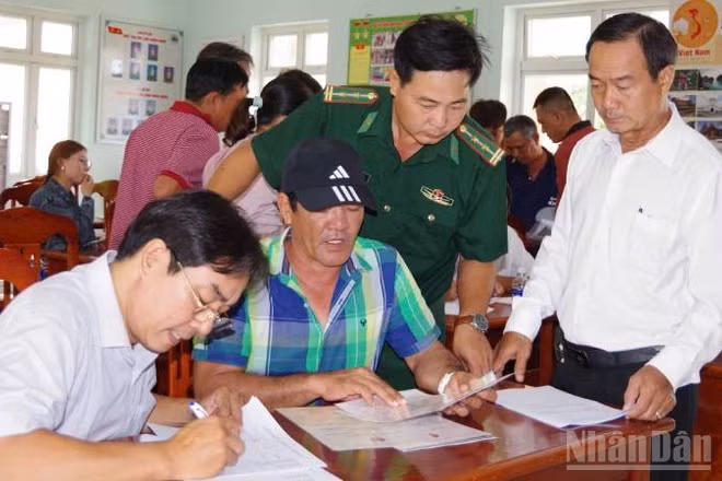 Ngư dân được hỗ trợ đăng ký cấp giấy phép sử dụng tần số và thiết bị vô tuyến điện.