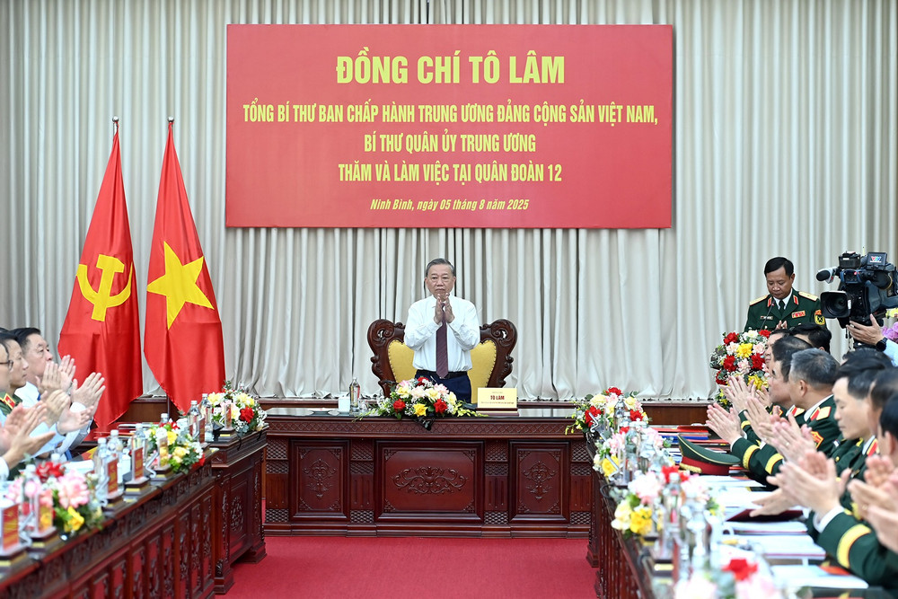 Tổng Bí thư Tô Lâm chủ trì làm việc với Quân đoàn 12 (Bộ Quốc phòng). (Ảnh: ĐĂNG KHOA) a11-bnd-7856.jpg