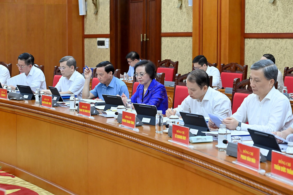 Các đồng chí thành viên Ban Chỉ đạo và đại biểu tham dự phiên họp. (Ảnh: ĐĂNG KHOA) a10-bnd-8099.jpg