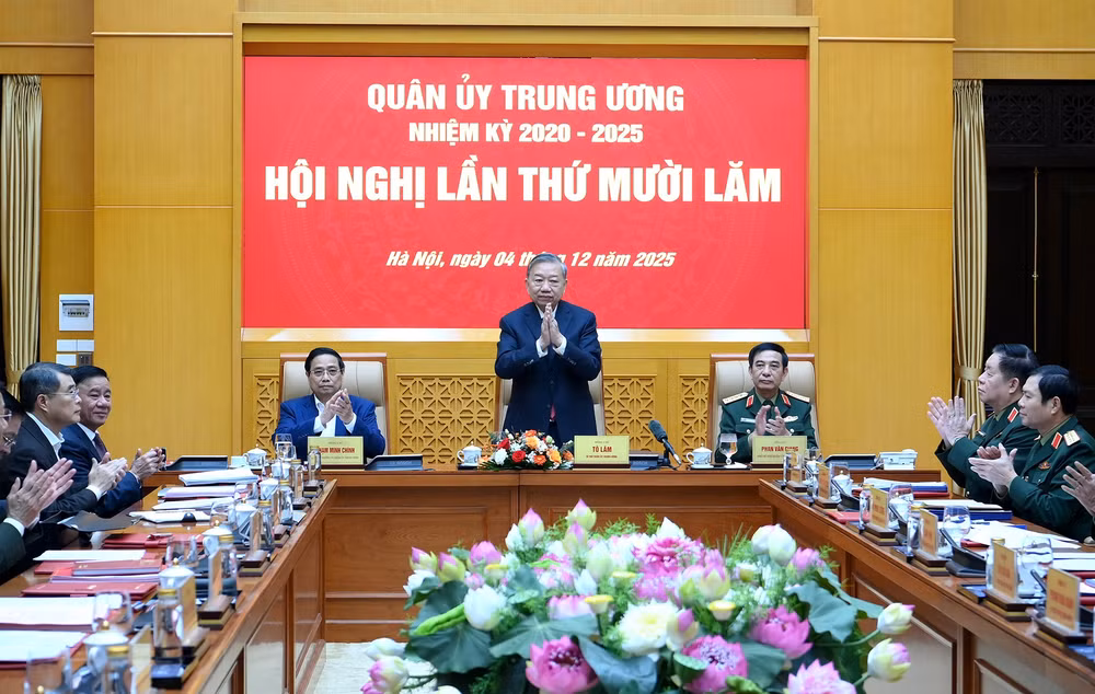 Tổng Bí thư Tô Lâm, Bí thư Quân ủy Trung ương, chủ trì Hội nghị Quân ủy Trung ương lần thứ 15. (Ảnh: ĐĂNG KHOA)