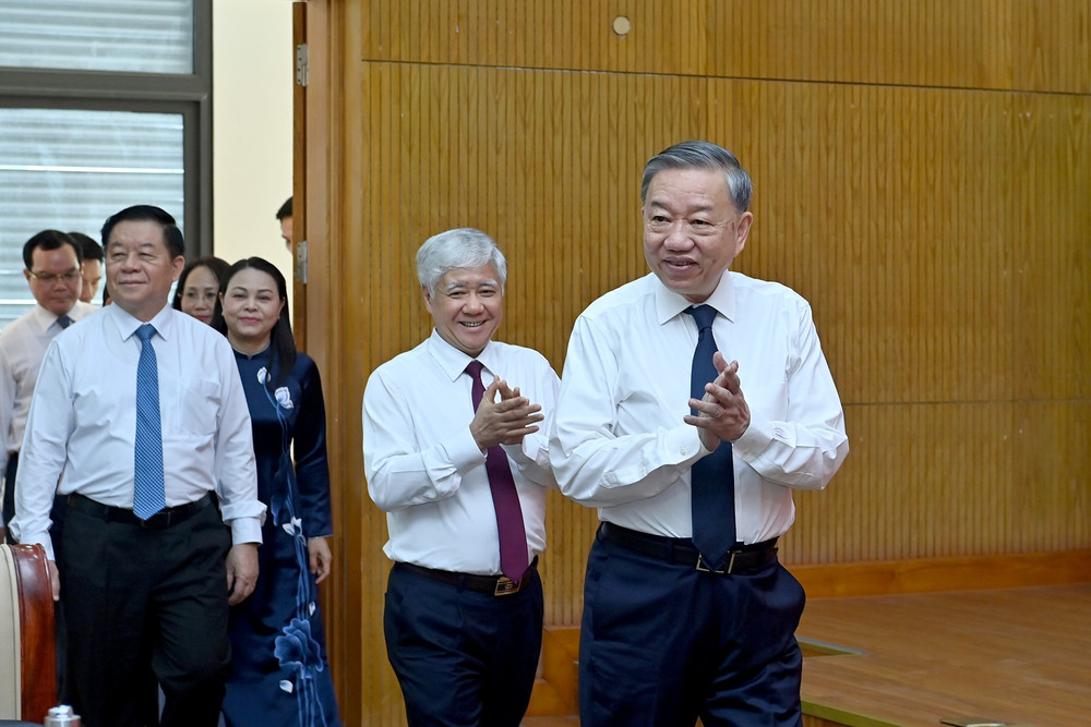 Tổng Bí thư Tô Lâm đến làm việc với Đảng ủy Mặt trận Tổ quốc, các đoàn thể Trung ương. (Ảnh ĐĂNG KHOA) a1-bnd-9936.jpg