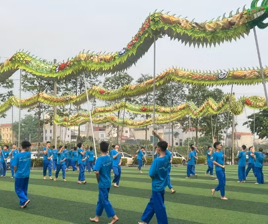 [Video] Chuẩn bị màn diễn rồng dài nhất Việt Nam tại Lễ hội Bình Đà