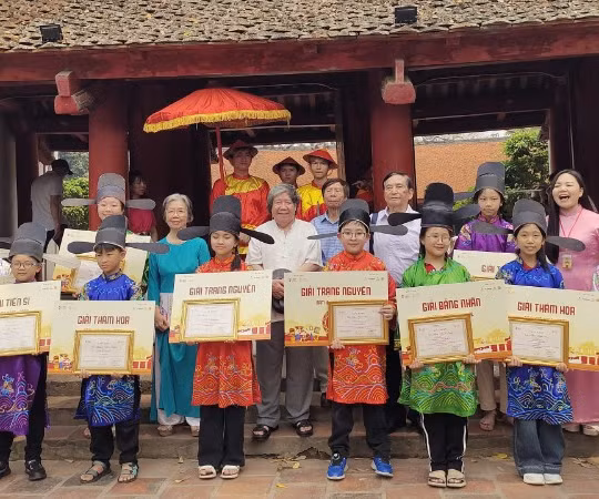 [Video] Lễ vinh danh 329 học sinh xuất sắc tại Hội thi Đình Trạng Nguyên Tiếng Việt 2025-2026