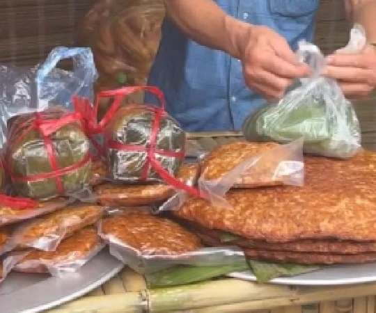 [Video] Hội Xuân làng giò chả Ước Lễ