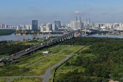 Cầu Phú Mỹ hiện hữu bắc qua sông Sài Gòn sẽ nằm gần dự án cầu Phú Mỹ 2 nối Thành phố Hồ Chí Minh và tỉnh Đồng Nai (Ảnh: QUÝ HIỀN)