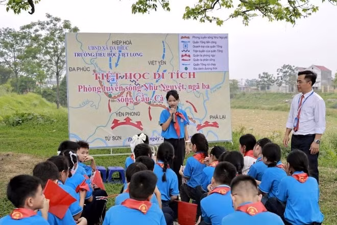 Những tiết học bên phòng tuyến sông Như Nguyệt xưa đã ươm mầm tình yêu quê hương, tạo dựng vững chắc sự phát triển nhân cách cho các em học sinh trên địa bàn xã Đa Phúc (Hà Nội).