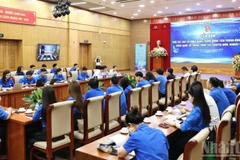 Toàn cảnh diễn đàn.
