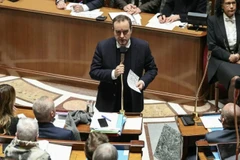 Thủ tướng Pháp phát biểu trước Quốc hội.