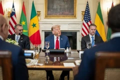 Tổng thống Trump trong cuộc gặp với lãnh đạo các nước Gabon, Guinea-Bissau, Liberia, Mauritania và Senegal tại Nhà Trắng. (Ảnh: The White House)