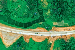 Tuyến đường bộ cao tốc Đồng Đăng-Trà Lĩnh đang dần hoàn thành.