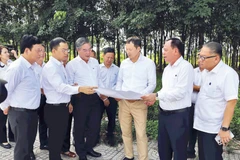 Lãnh đạo tỉnh Đồng Nai khảo sát khu vực quy hoạch đô thị sân bay tại xã Long Thành.