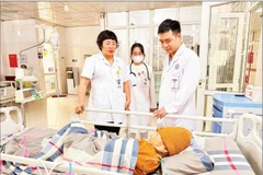 Chăm sóc, điều trị bệnh nhân kháng thuốc tại Bệnh viện đa khoa Đông Anh.