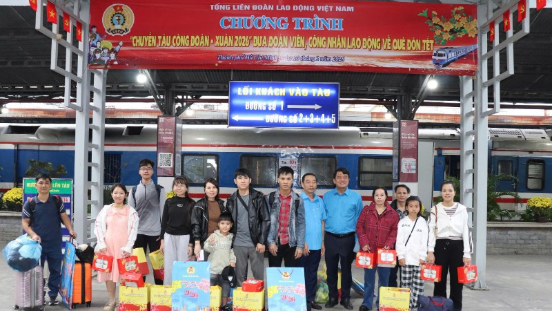 124 gia đình đoàn viên, người lao động từ Thành phố Hồ Chí Minh về quê đón Tết trên chuyến tàu Công đoàn.
