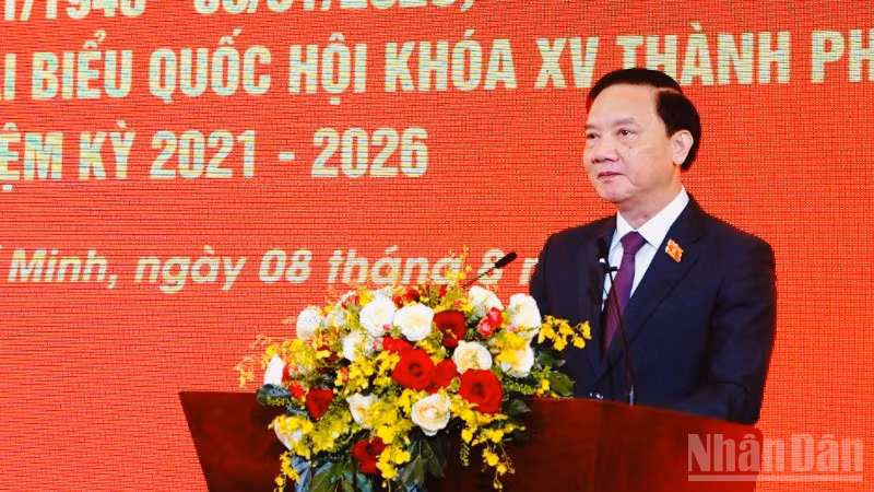 Đồng chí Nguyễn Khắc Định, Ủy viên Trung ương Đảng, Phó Chủ tịch Quốc hội phát biểu tại buổi họp mặt. (Ảnh: THẾ ANH)