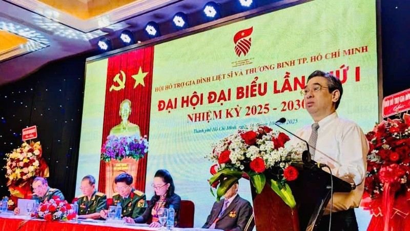 Phó Bí thư Thành ủy Thành phố Hồ Chí Minh Nguyễn Phước Lộc phát biểu tại đại hội.