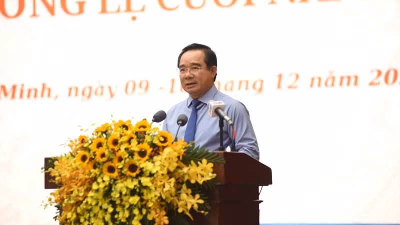 Chủ tịch Ủy ban nhân dân Thành phố Hồ Chí Minh Nguyễn Văn Được phát biểu giải trình một số nội dung liên quan tới kinh tế-xã hội năm 2025 và nhiệm vụ, giải pháp năm 2026 trên địa bàn.