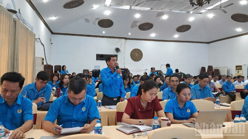 Các đại biểu góp ý Dự thảo văn kiện Đại hội Công đoàn Thành phố Hồ Chí Minh lần thứ I.