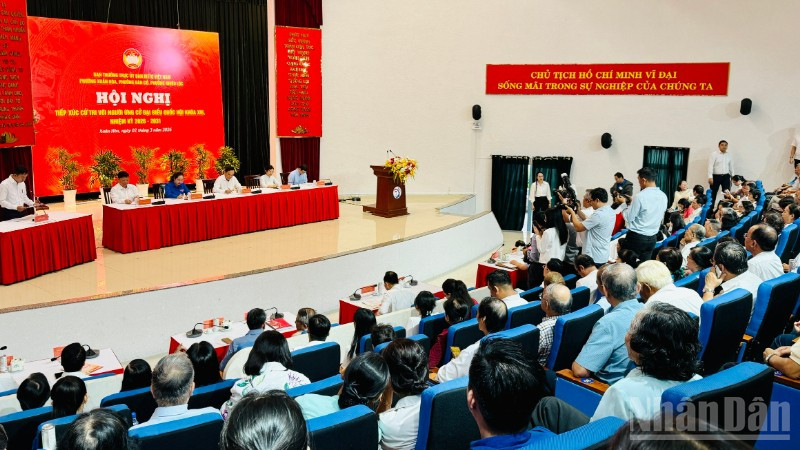 Hội nghị tiếp xúc cử tri với người ứng cử đại biểu Quốc hội khóa XVI trên địa bàn phường Xuân Hòa, phường Bàn Cờ, phường Nhiêu Lộc.