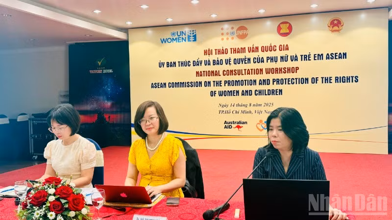 Hội thảo tham vấn quốc gia Ủy ban Thúc đẩy và bảo vệ quyền của phụ nữ và trẻ em ASEAN là hoạt động hàng năm nhằm chia sẻ việc triển khai kế hoạch công tác của Ủy ban ở cấp khu vực và quốc gia. (Ảnh: VƯƠNG LÊ)