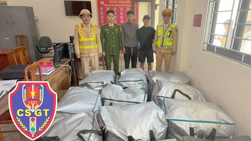 Công an phối hợp với Quản lý thị trường tạm giữ hàng hóa phục vụ xác minh rõ.