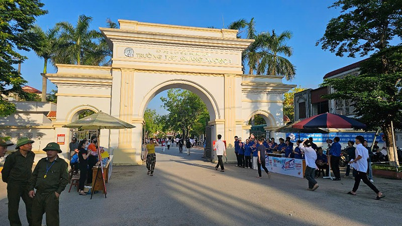 Quang cảnh địa điểm thi Trường trung học phổ thông Quảng Xương 1, tỉnh Thanh Hóa.