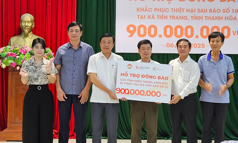 Doanh nghiệp đến từ Thành phố Hồ Chí Minh đồng hành cùng xã Tiên Trang, tỉnh Thanh Hóa khắc phục hậu quả bão số 10.