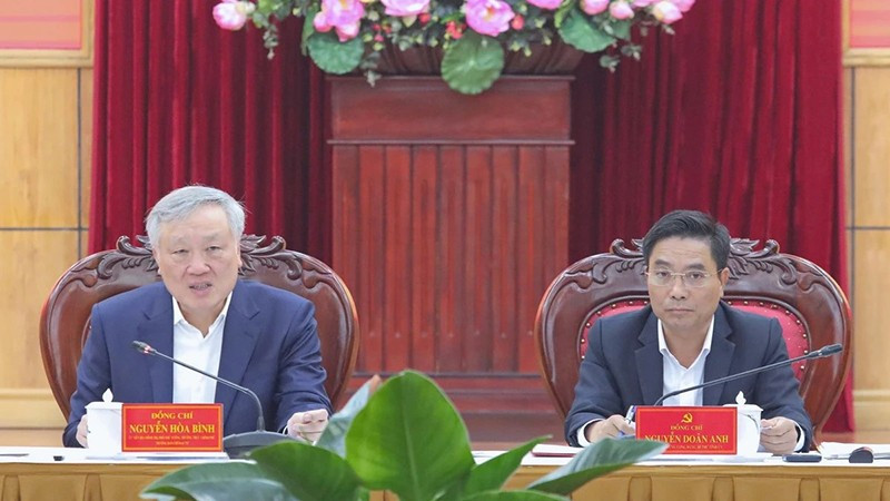 Phó Thủ tướng Thường trực Chính phủ cùng Bí thư Tỉnh ủy Thanh Hóa chủ trì buổi làm việc.