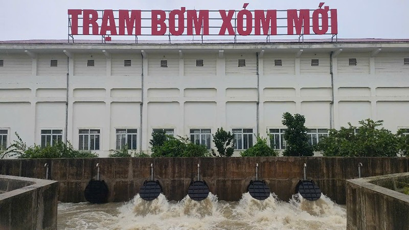 Trạm bơm Xóm Mới ở xã Nông Cống đang vận hành 9 máy bơm tiêu, công suất 8.400 m3/máy/giờ.