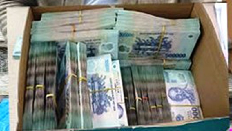 Công an thu giữ 7,5 tỷ đồng liên quan vụ việc.