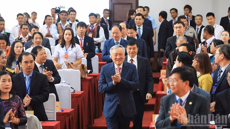 Phó Thủ tướng Thường trực Chính phủ Nguyễn Hòa Bình dự Đại hội đại biểu Đảng bộ xã Đơn Dương lần thứ nhất.