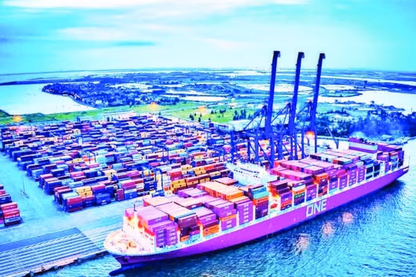 Hải Phòng đang từng bước xây dựng nền tảng để tạo đột phá, trở thành trọng điểm phát triển khoa học, công nghệ biển, khẳng định vị thế trung tâm kinh tế biển hàng đầu của cả nước (Ảnh ĐỨC NGHĨA)