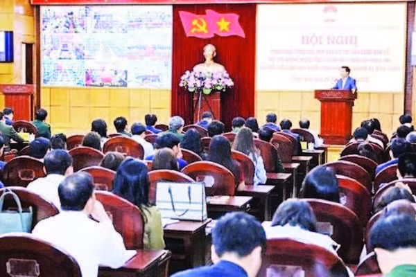 Quang cảnh hội nghị. (Ảnh MAI LUẬN)