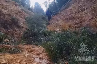 Tuyến đường huyện qua 2 xã Quang Trung và Hồng Phong, huyện Bình Gia, tỉnh Lạng Sơn bị sạt lở do mưa lớn.