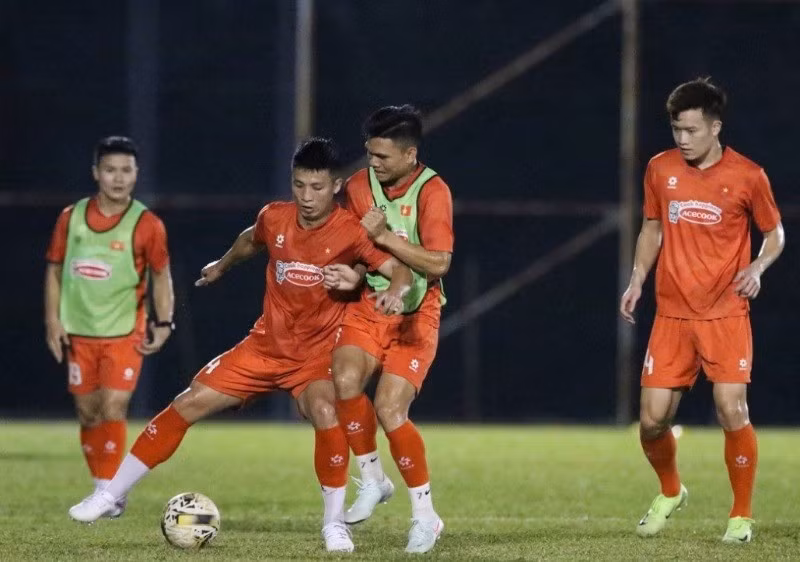 Đội tuyển Việt Nam tập luyện tại Malaysia chuẩn bị cho trận đấu gặp đội chủ nhà tại vòng loại Asian Cup 2027.