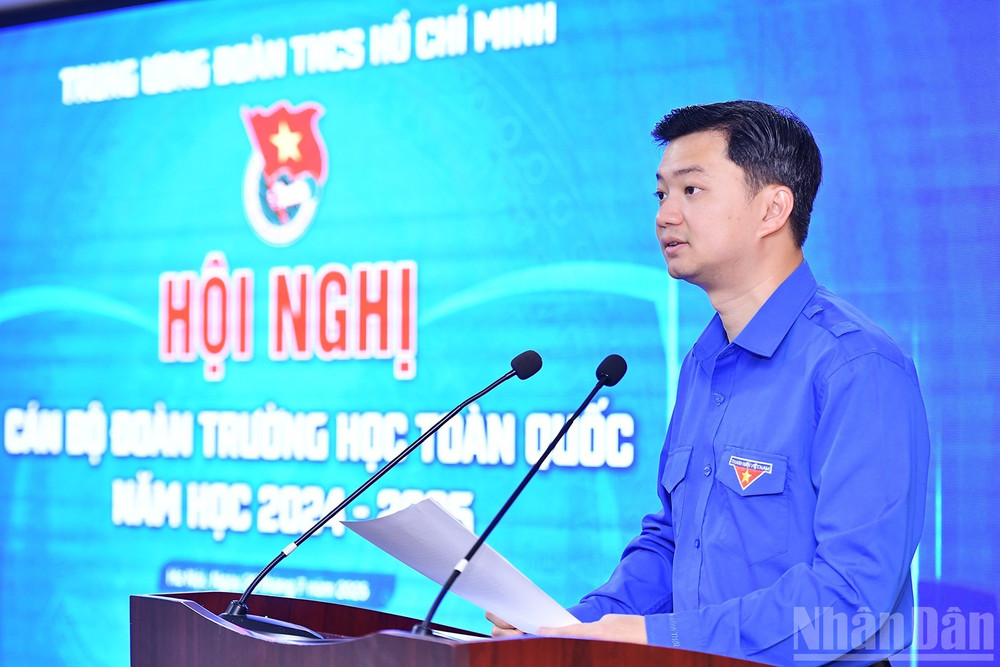 Đồng chí Nguyễn Minh Triết phát biểu ý kiến tại Hội nghị. miu-4561.jpg