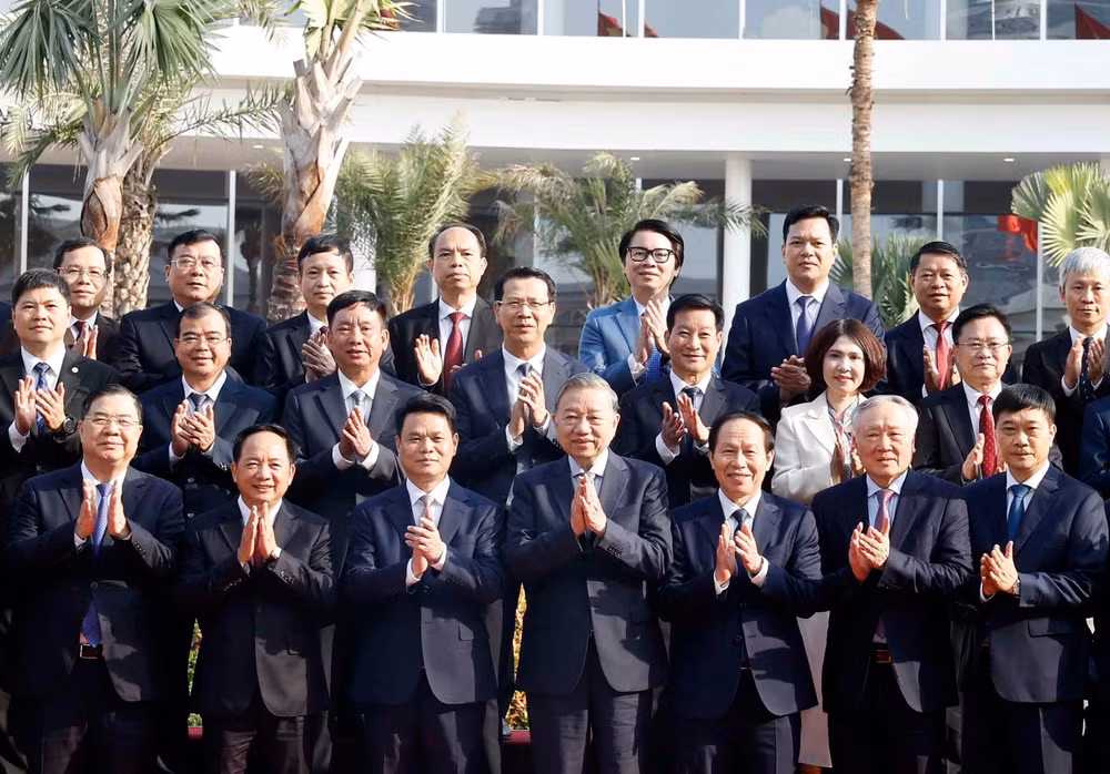 vna-potal-tong-bi-thu-lam-viec-voi-ban-chap-hanh-dang-bo-thanh-pho-hai-phong-8644450.jpg