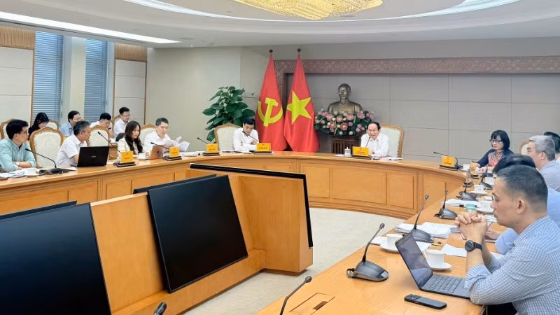 vna-potal-pho-thu-tuong-le-tien-chau-hop-ve-huong-dan-thi-hanh-nghi-quyet-so-202026qh16-8918395-3247.jpg